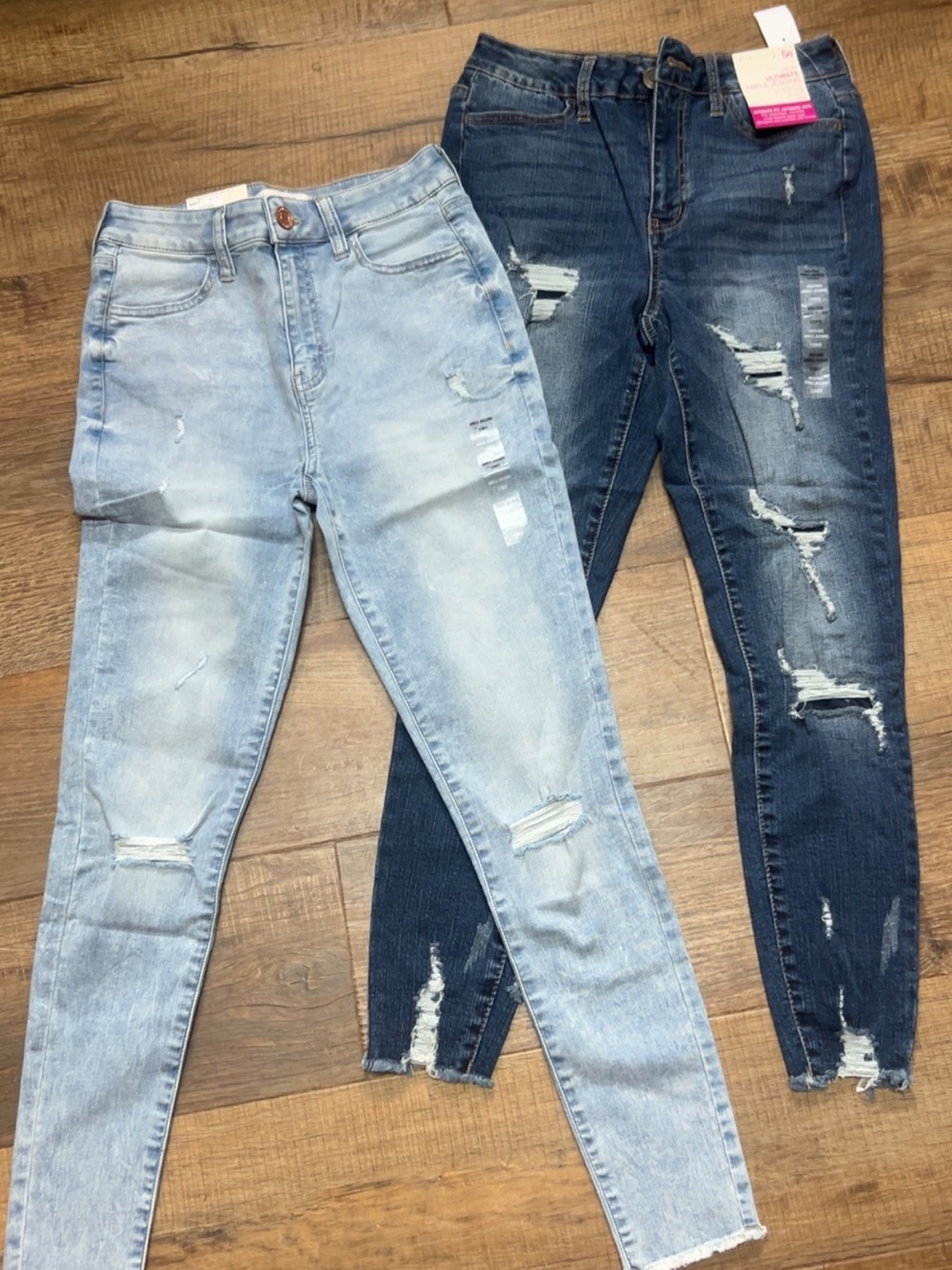 SO Distressed Skinny Jeans in Light Blue and Dark Blue (x2)